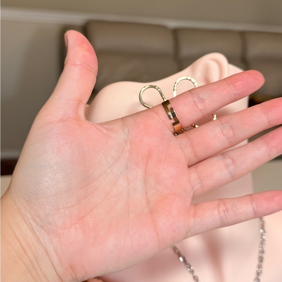 ⚜️ Elegant Gold Flower Ring - Picture 6 of 7